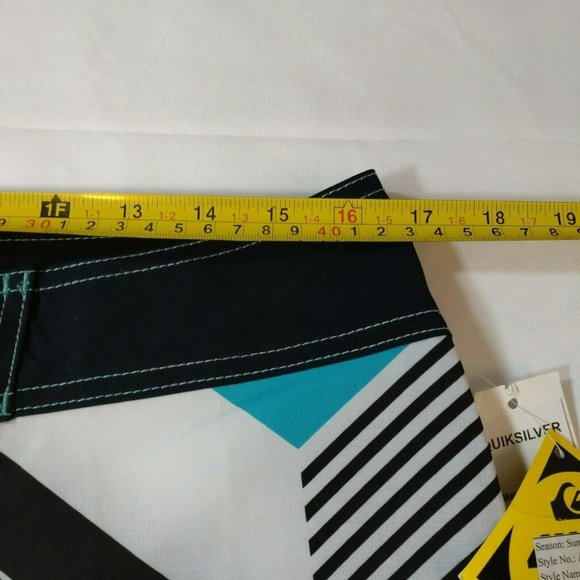 Quick Silver Size 32 Green Yellow Blue Board Shorts - Picture 10 of 12
